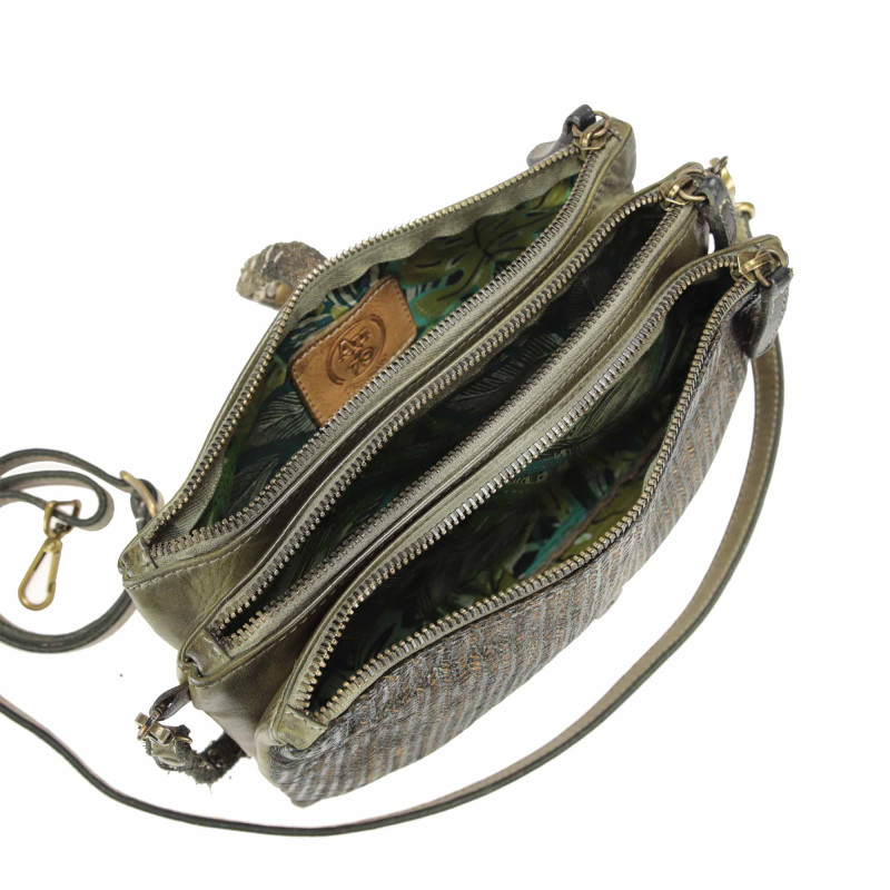 Cross body 3 compartments in hand-buffered leather