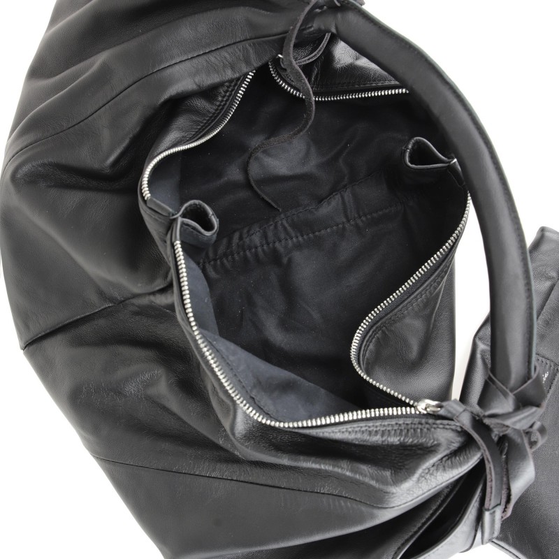 Shoulder bag in soft black nappa leather